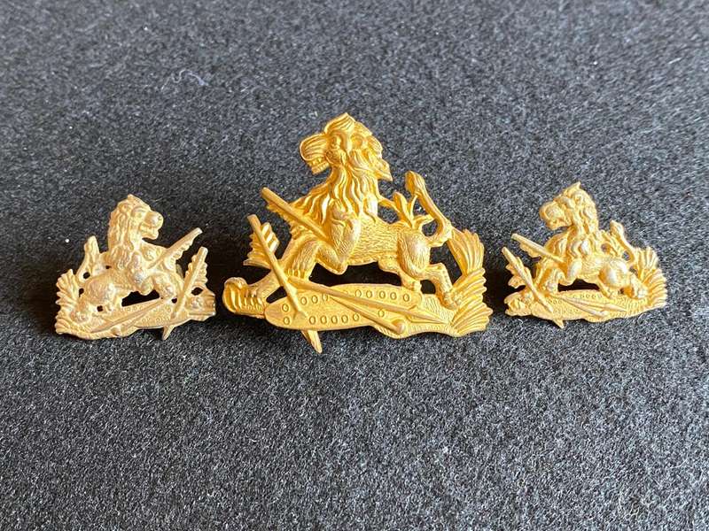 RHODESIA BSAP BRASS HELMET BADGE AND 2 COLLARS-WORN 1949-1971-LUGS INTACT