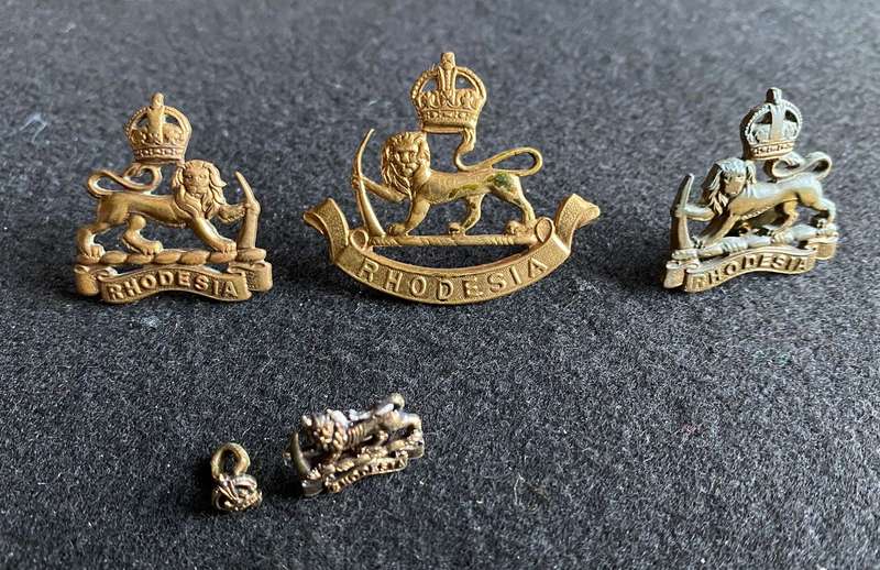 SOUTHERN RHODESIA STAFF CORPS CAP K/C WITH 2 COLLARS-WORN 1942-1957-LUGS ON ONE COLLAR MISSING-SOLD