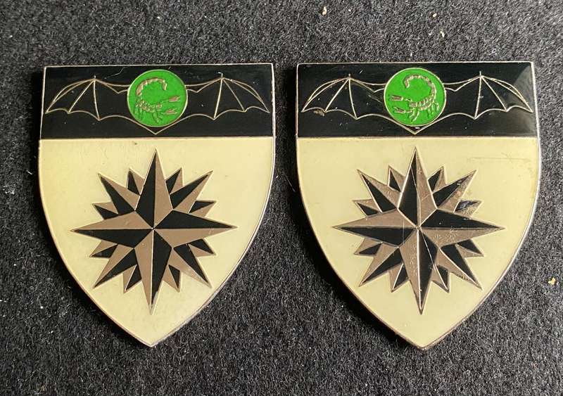 2 RECCE COMMANDO FLASH PAIR-2ND ISSUE -APPROVED 1983- NO PINS