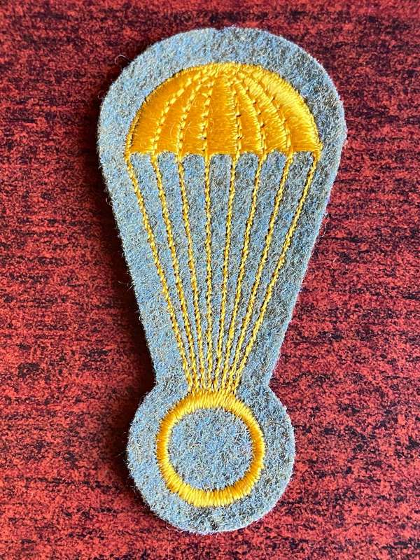 ITALIAN WW2 (COPY) PARA BADGE