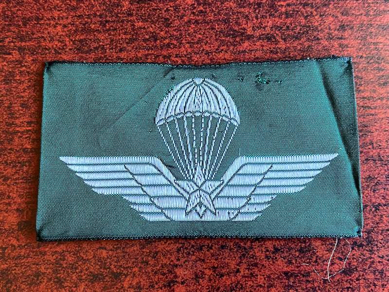 ITALIAN CLOTH PARA BADGE
