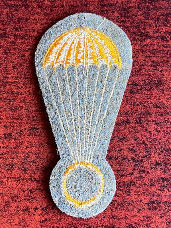 ITALIAN WW2 (COPY) PARA BADGE