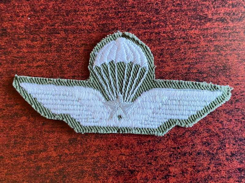 ITALIAN CLOTH PARA BADGE