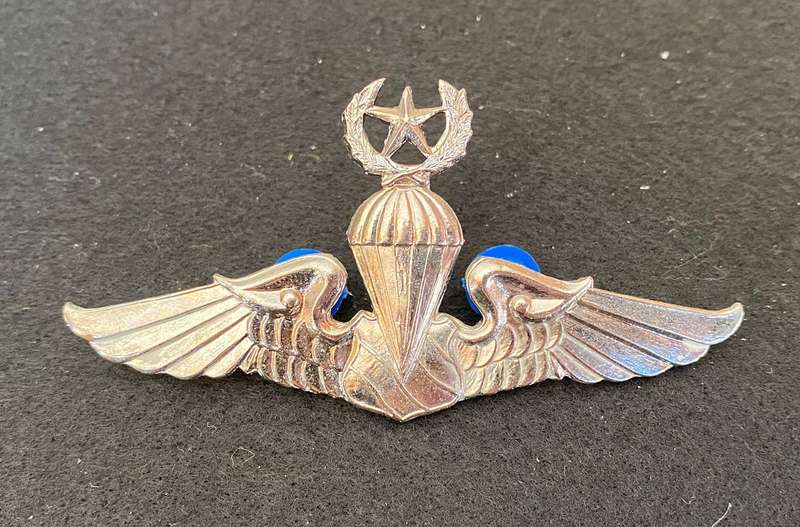 THAILAND MASTER,PARA WING- 2 PINS