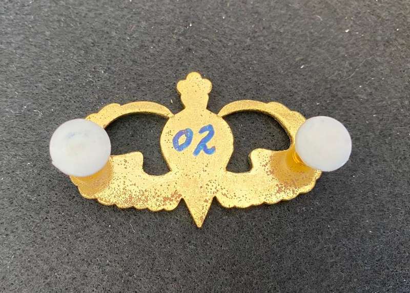 REPUBLIC OF CHINA-BASIC PARA WING- 2 PINS