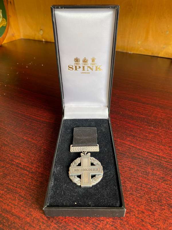 NAMIBIAN POLICE MEDAL OF HONOUR (2003) PRESENTED TO THE NEXT OF KIN OF NPF PERSONNEL WHO ARE KILLED-