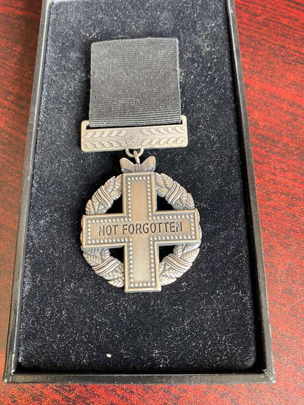 NAMIBIAN POLICE MEDAL OF HONOUR (2003) PRESENTED TO THE NEXT OF KIN OF NPF PERSONNEL WHO ARE KILLED-