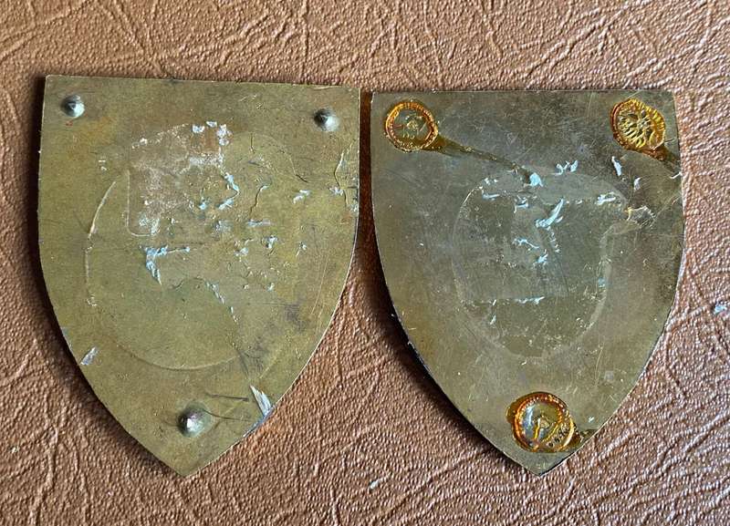 Police Presidents Guard Flash Pair - Blue Lines on Left in Centre Flag - No Pins - Owen No F671/672