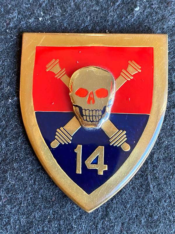 14 FIELD REGT. FLASH-RAISED HEAD TYPE- NO PINS