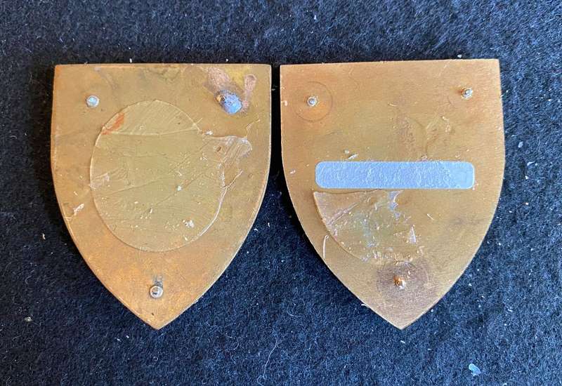 14 FIELD REGT. PAIR OF FLASHES - NO PINS
