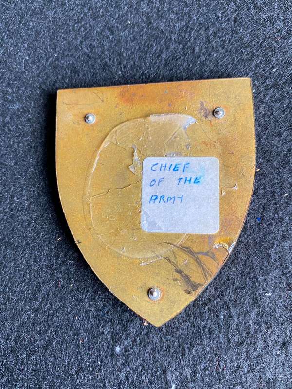 CHIEF OF STAFF INTELLIGENCE YELLOW TYPE FLASH- NO PINS-OWEN NO F 480