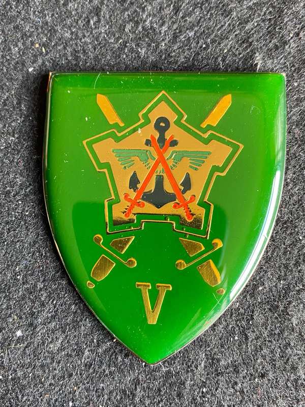 CHIEF OF STAFF FINANCE SILVER CENTRE THICK V TYPE- NO PINS-OWEN NO F 492