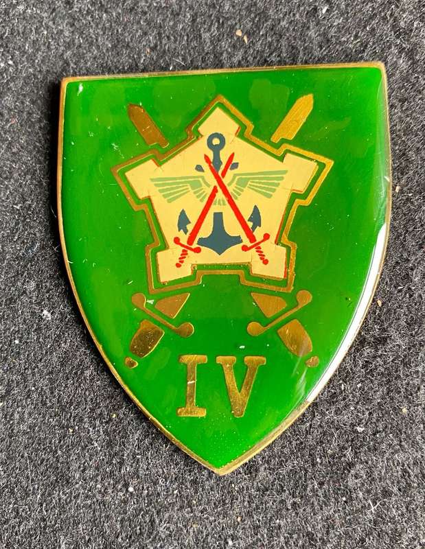 CHIEF OF STAFF LOGISTICS WHITE CENTRE TYPE FLASH-OWEN NO F 488- NO PINS