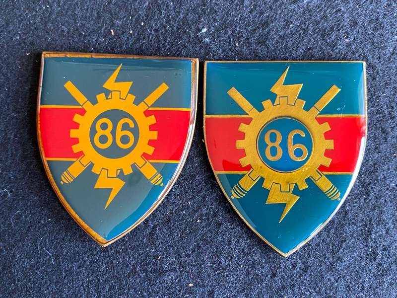 86 T SHORES DEPOT FLASHES-YELLOW AND GOLD FLASHES SOLD TOGETHER- NO PINS