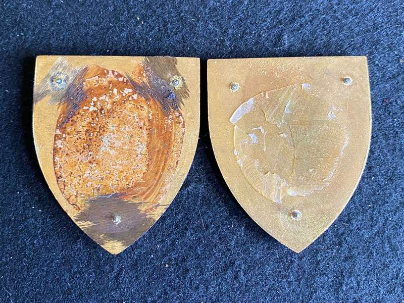 83 T SHORES DEPOT FLASHES-YELLOW AND GOLD SOLD TOGETHER- NO PINS