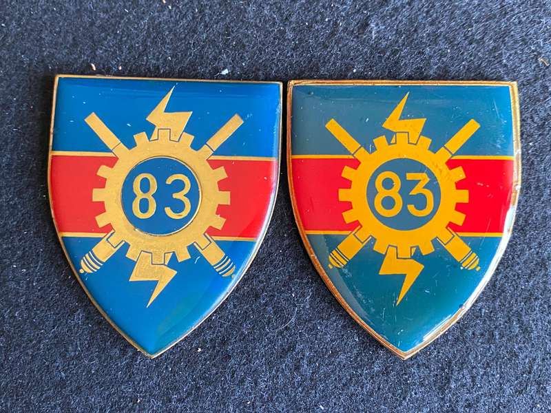 83 T SHORES DEPOT FLASHES-YELLOW AND GOLD SOLD TOGETHER- NO PINS