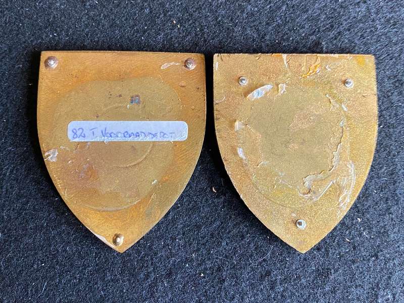 82 T STORES DEPOT-YELLOW AND GOLD FLASHES-SOLD TOGETHER- NO PINS