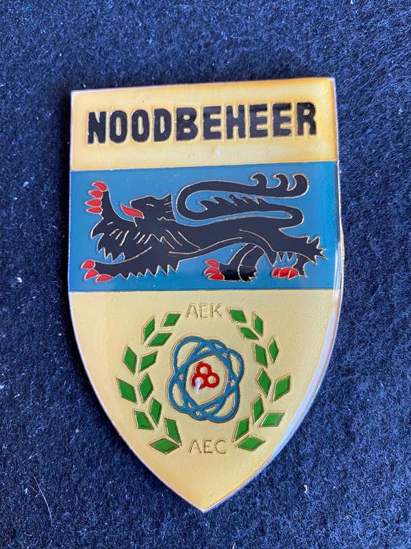 AFRICAN EXPLOSIVE & CHEMICAL INDUSTRIES EMERGENCY CONTROL FLASH-OWEN NO F1037- NO PINS
