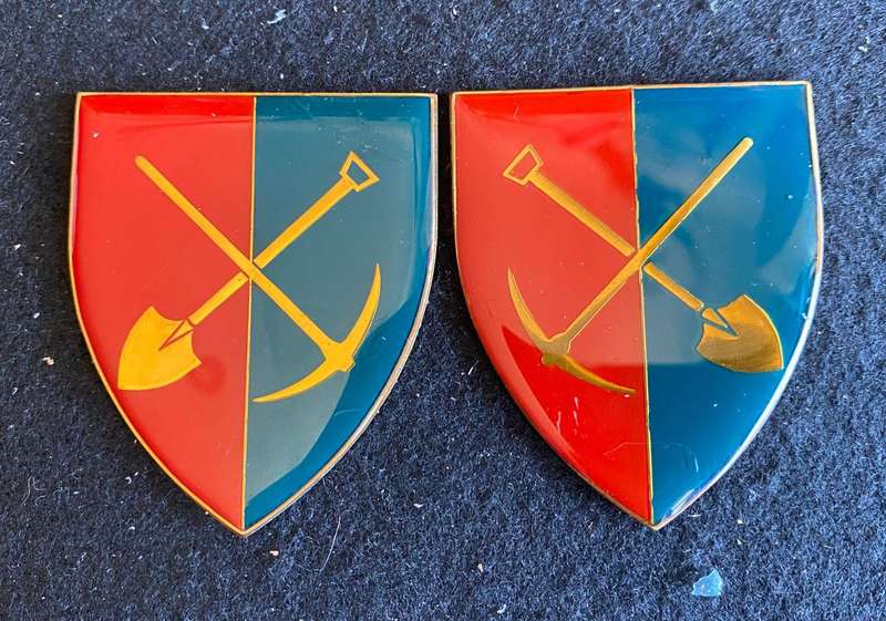 N. WEST COMMAND WORKSHOP -GOLD TYPE FLASH PAIR-2ND ISSUE- NO PINS