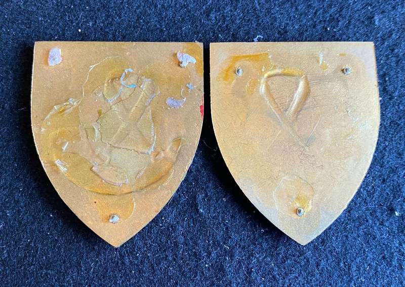 OFS COMMAND WORKSHOP-GOLD TYPE FLASH PAIR- 2ND ISSUE- NO PINS