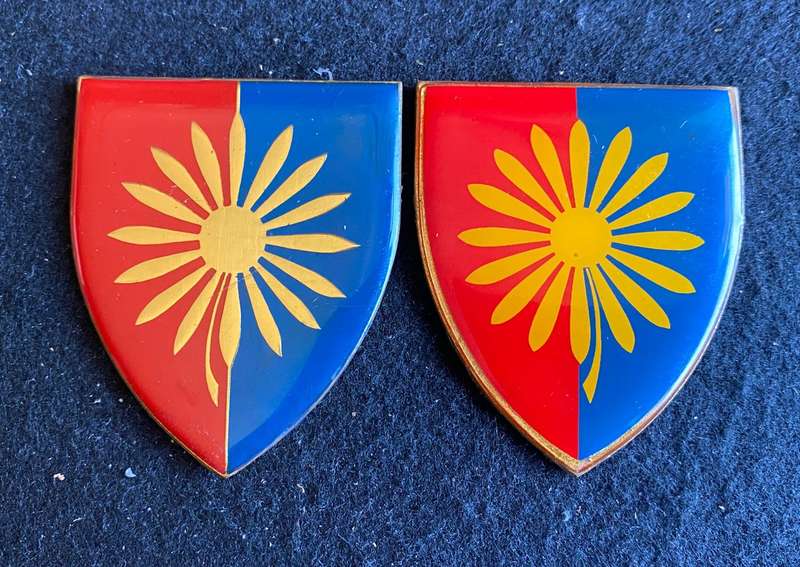 S. CAPE COMMAND WORKSHOP FLASH PAIR-YELLOW AND GOLD- NO PINS