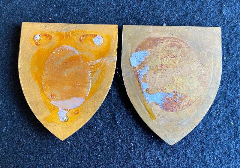 2 FIELD ENGINEER REGT.-YELLOW AND GOLD TYPE FLASHES-SOLD TOGETHER- NO PINS