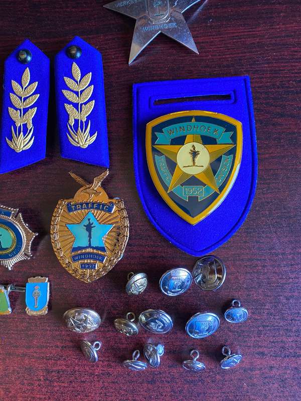SWA/WINDHOEK TRAFFIC POLICE ,BADGES FLASHES,RANKS AND BUTTONS
