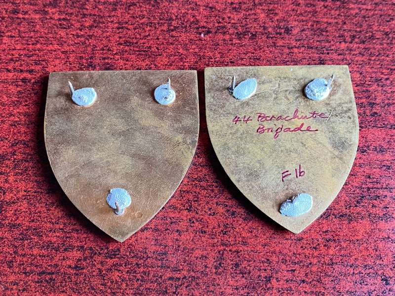 44 PARA BRIGADE FLASH PAIR-PINS INTACT