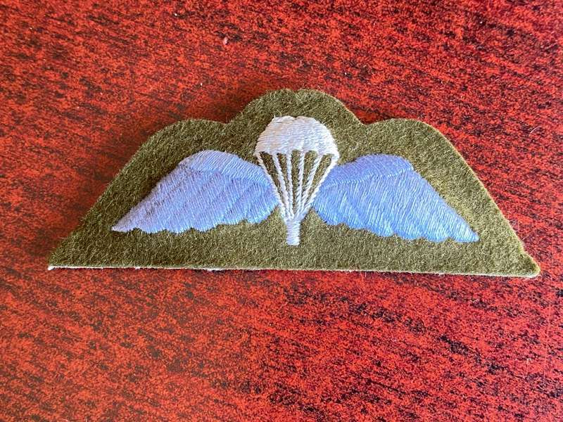 BRITISH OFF CRS PARACHUTE WING