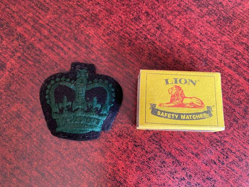 BRITISH ARMY WO CLASS 2 RANK BADGE FOR ROYAL IRISH RANGERS