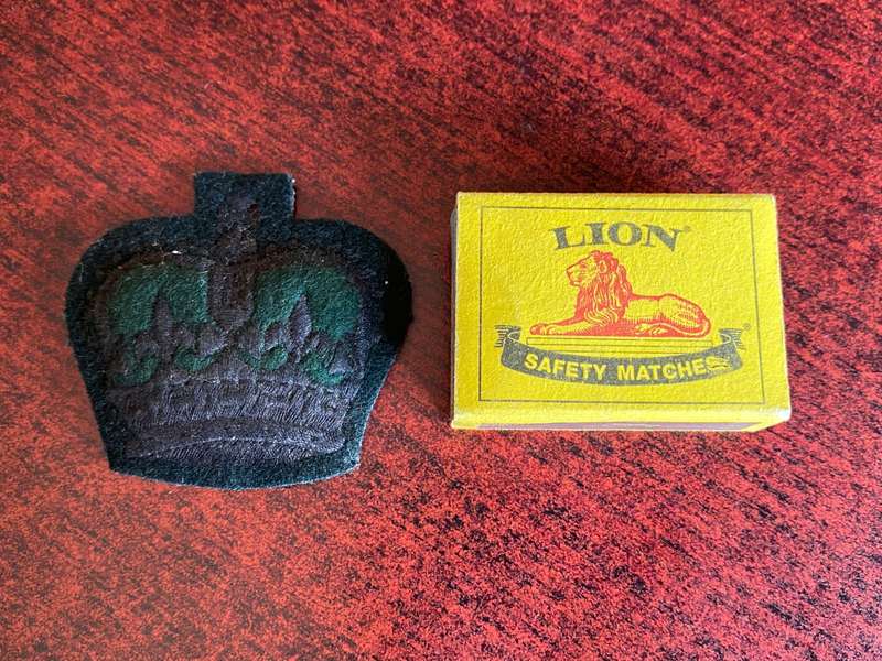 BRITISH ARMY WO CLASS 2 RANK BADGE FOR ROYAL GURKHA RIFLES