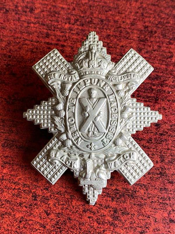 ROYAL HIGHLANDERS (BLACK WATCH) GLENGARY BADGE-PRE 1934-WHITE METAL- 2 LUGS