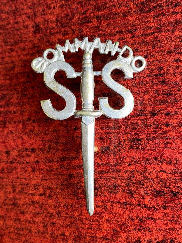 BRITISH WW2 PERIOD NO 2 COMMANDO,OFFICERS,WHITE METAL CAP BADGE- 2 LUGS