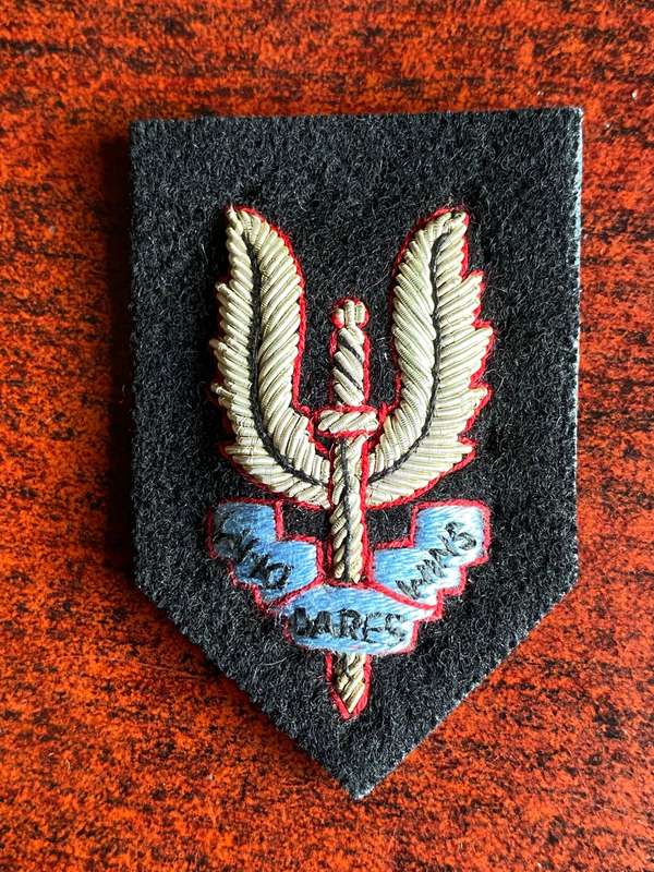 BRITISH SAS BERET BADGE -OFFICERS