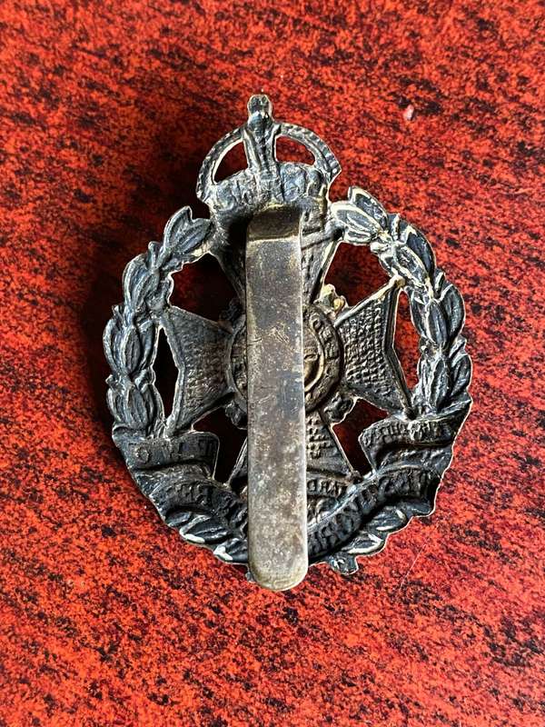 WEST YORKSHIRE REGT. CAP BADGE