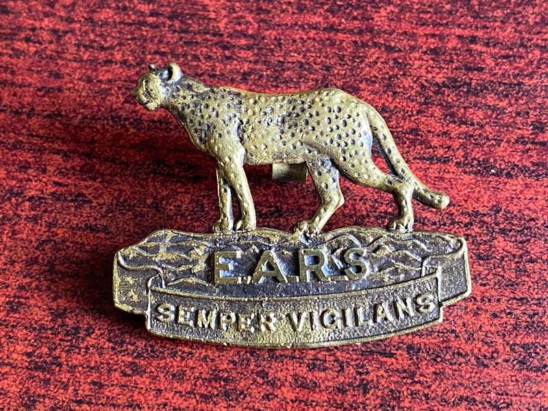 EAST AFRICAN RECCE CORPS CAST CAP BADGE-WORN 1940-1942-VERY SCARCE