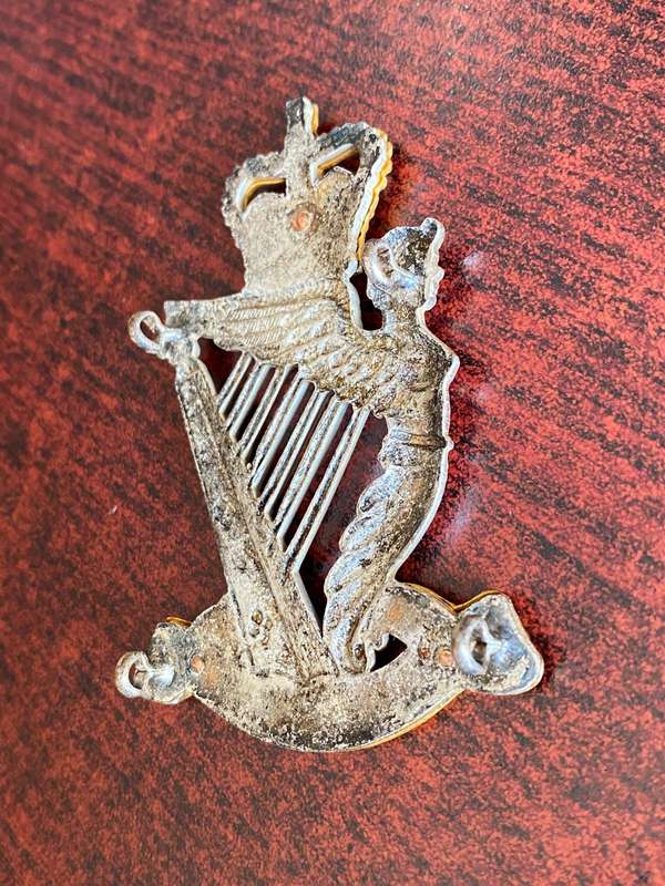 NORTH IRISH BRIGADE HELMET PLATE- 1958-1969-MEASURES 78X53MM- 4 LUGS