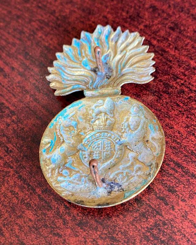 ROYAL SCOTS FUSILIERS CAP BADGE-1901-1958- 2 LUGS