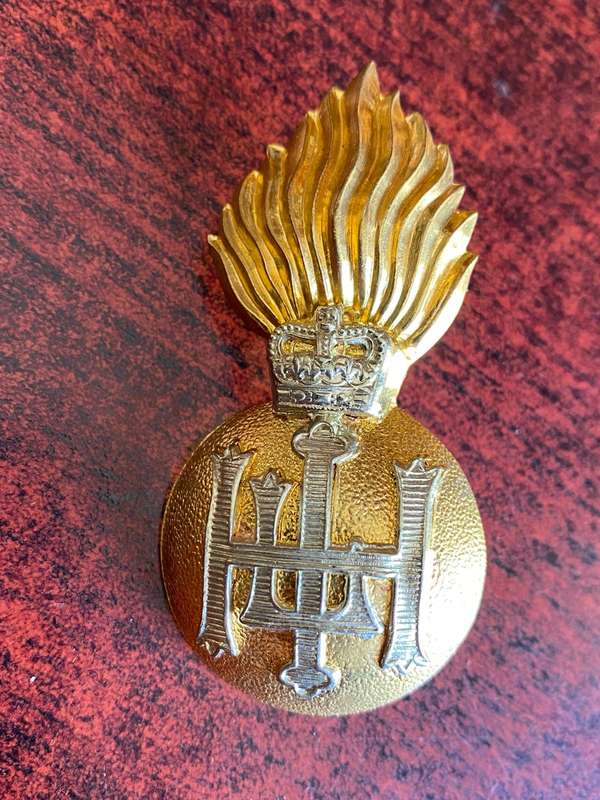 ROYAL HIGHLANDERS FUSILIERS CAP BADGE- 2 LUGS