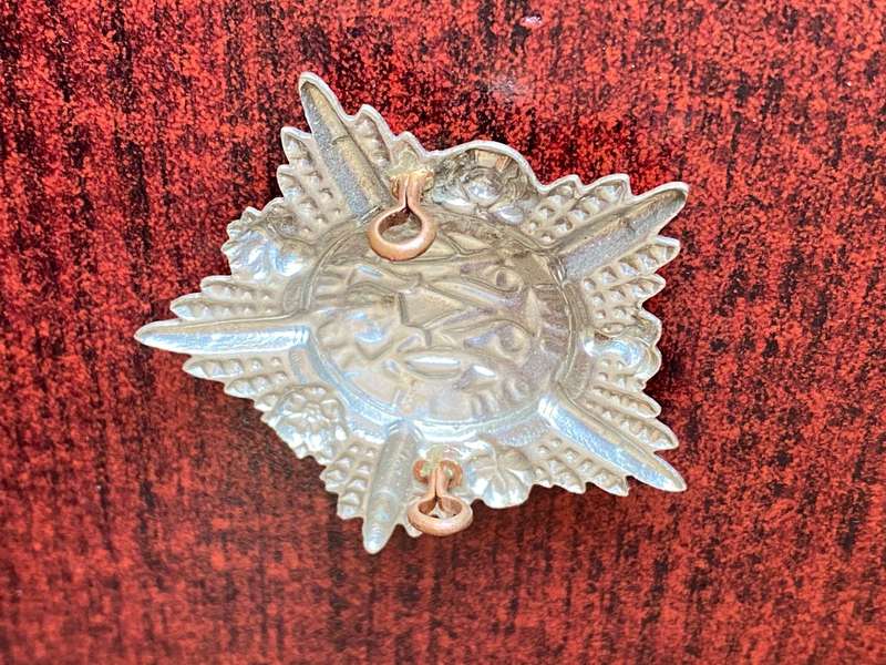 GUARDS MACHINE GUN BATTALION CAP BADGE-1918-1920