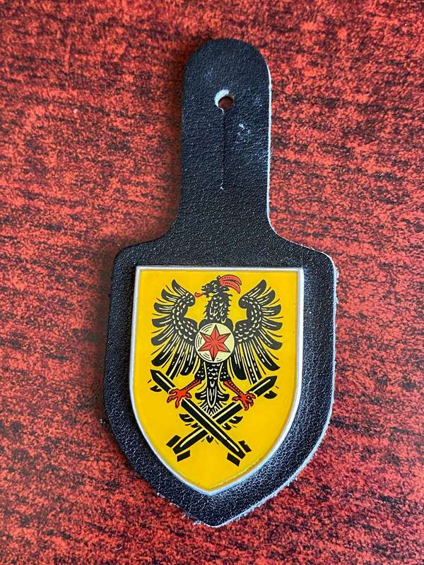 GERMAN BUNDESWEHR 22 ARTILLERY BATTALION-SCHWALMSTADT FOB BADGE