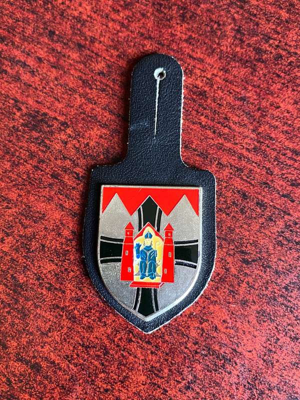 GERMAN BUNDESWEHR FOB BADGE FOR-VERTEIDIGUNGSBEZIRKS KOMMANDO 64 (MILITARY DISTRICT COMMANDO)