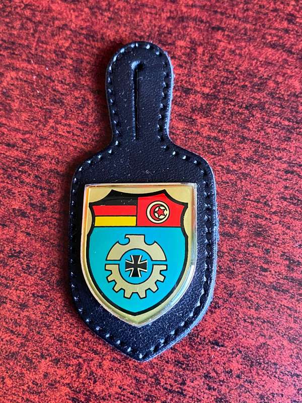 GERMAN BUNDESWEHR-ARMED FORCES FOB BADGE