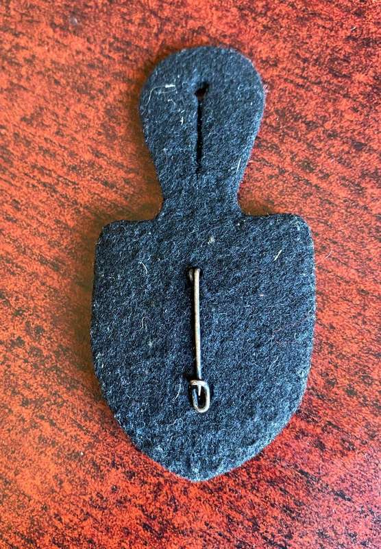 GERMAN BUNDESWEHR (FEDERAL DEFENCE FORCE) FOB BADGE