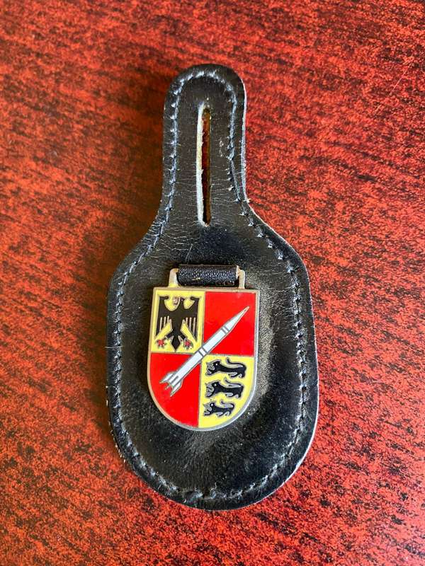 GERMAN BUNDESWEHR ANTI TANK MISSILE BN NO 210 FOB BADGE