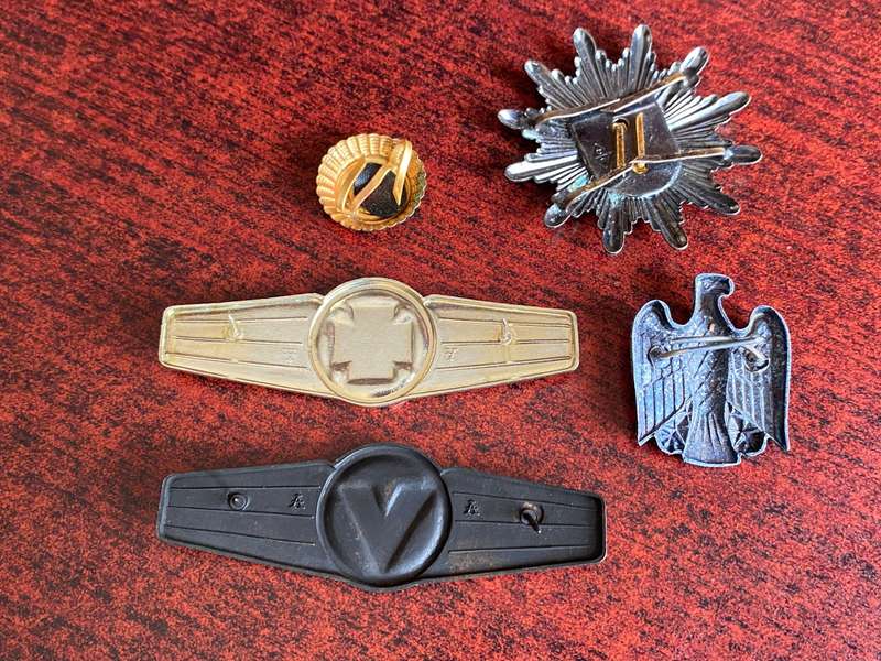 GERMAN ARMED FORCES -SELECTION OF BADGES- 5 IN TOTAL