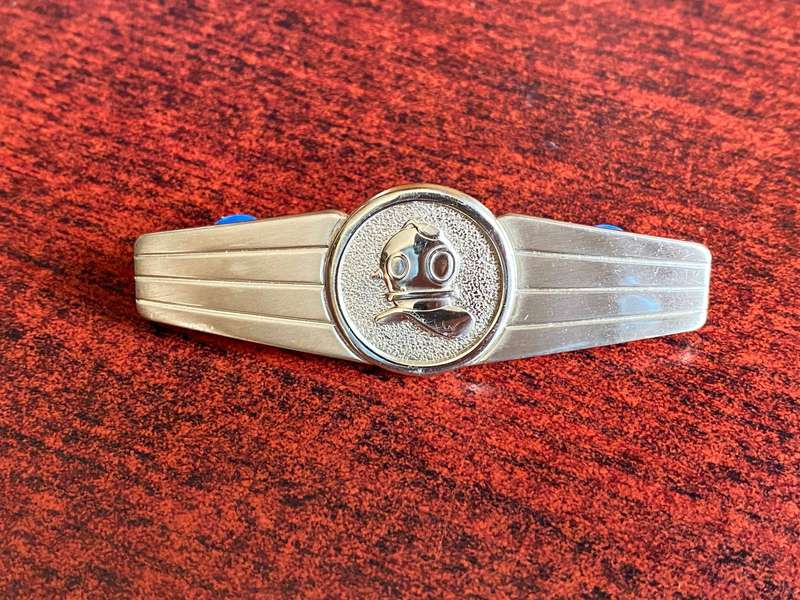 GERMAN BUNDESWEHR (ARMED FORCES) DIVER BADGE- 2 PINS