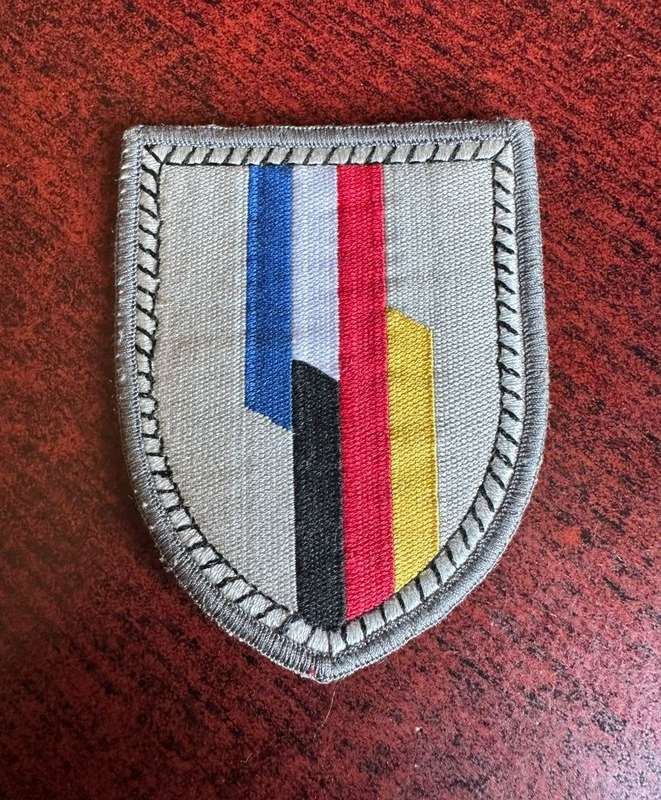 JOINT MILITARY UNIT PATCH FORMED BY FRANCE AND GERMANY 1989