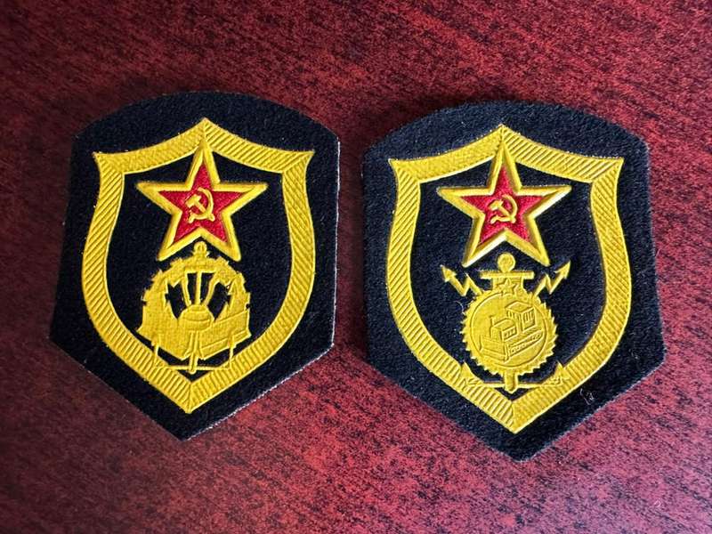 SOVIET RED ARMY CONSTRUCTION BATTALION AND FIELD ENGINEERS PATCHES