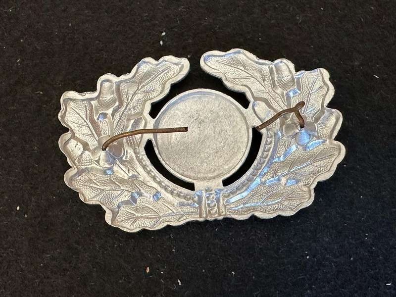 EAST GERMAN NVA CAP BADGE